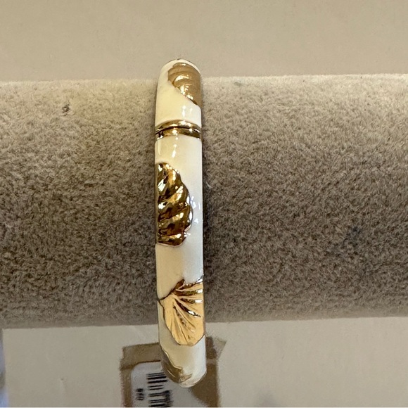 NWT Sequin by Nordstrom Clamper Bangle Bracelet white enamel, gold tone seashell - Picture 6 of 13